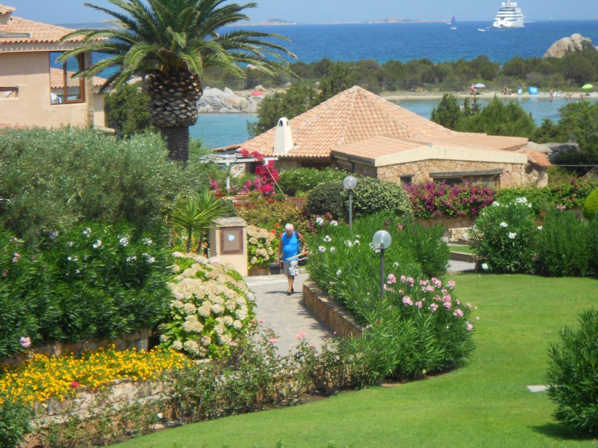 Baia De Bahas - Apartments & Resort Marinella  Exteriör bild