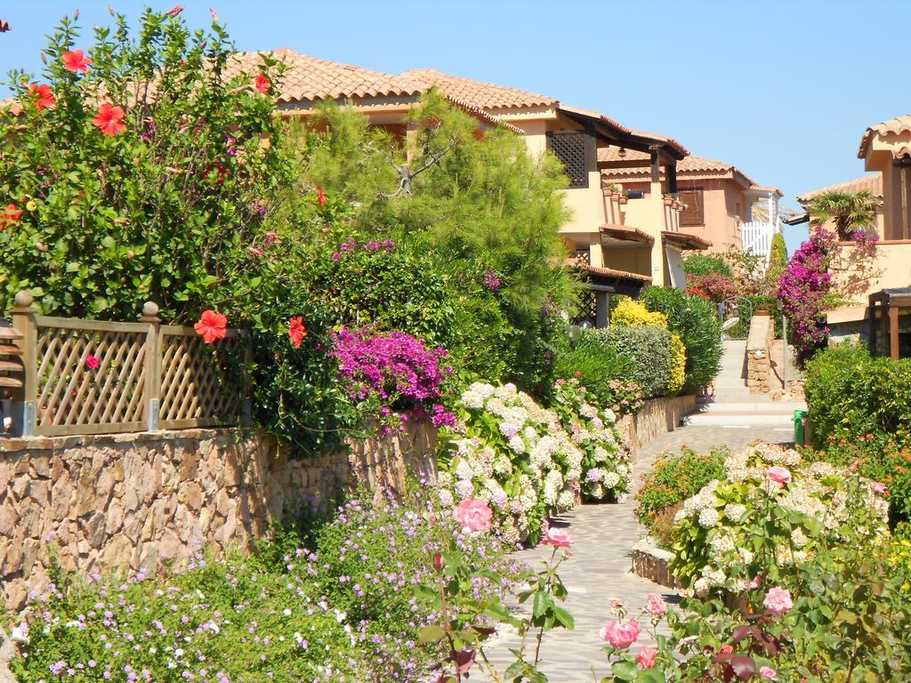 Baia De Bahas - Apartments & Resort Marinella  Exteriör bild
